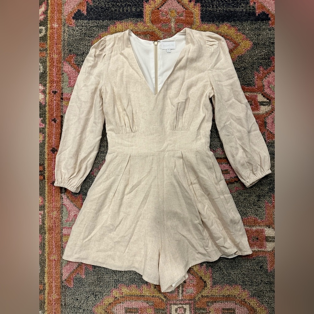 Light Beige V-Neck Long Sleeve Romper - Size Small